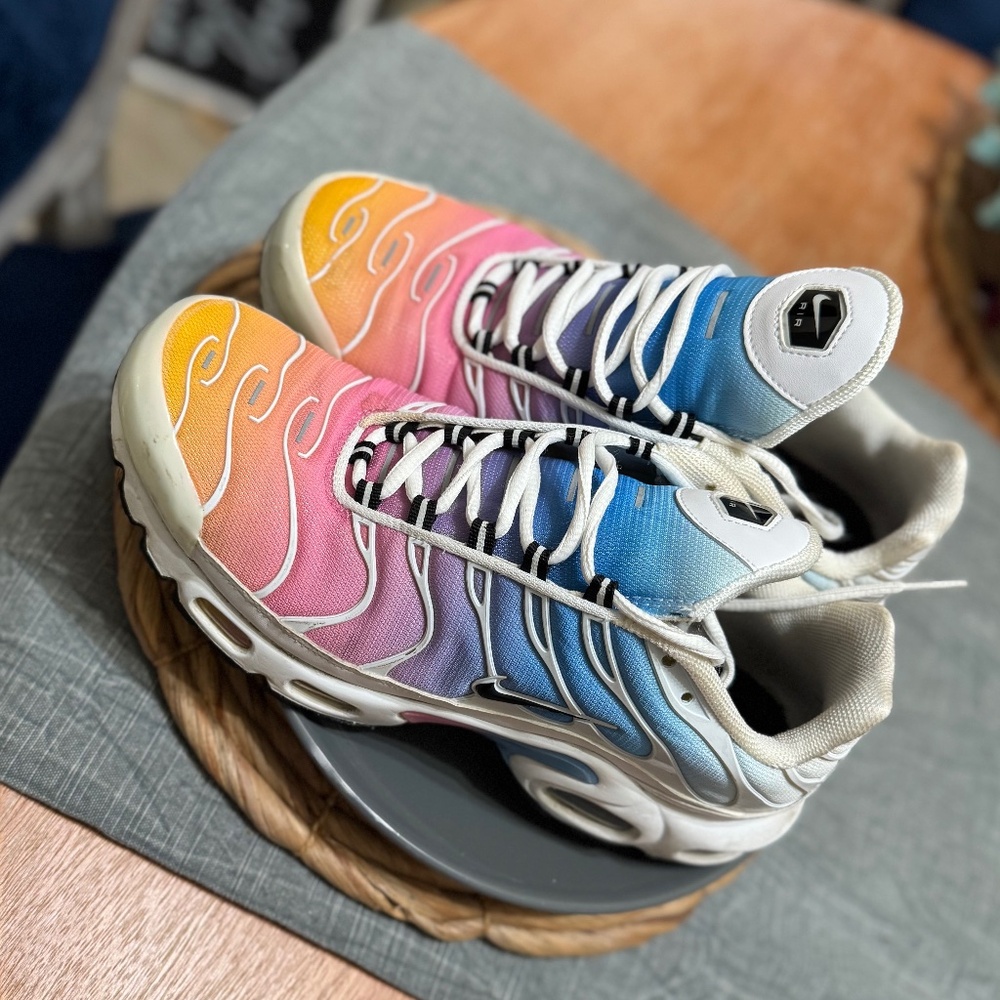 Rainbow airmax